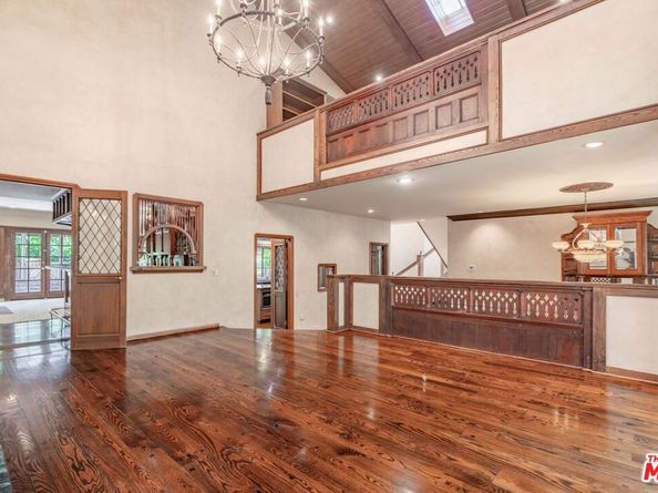 3041 E Chevy Chase Drive, Glendale CA 91206