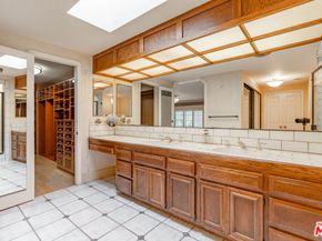 3041 E Chevy Chase Drive, Glendale CA 91206