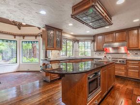 3041 E Chevy Chase Drive, Glendale CA 91206