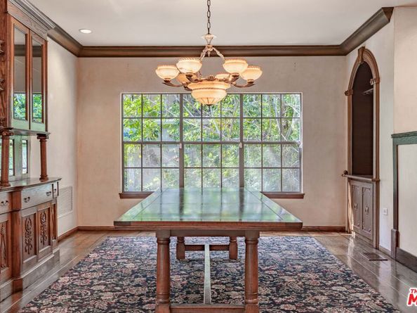 3041 E Chevy Chase Drive, Glendale CA 91206