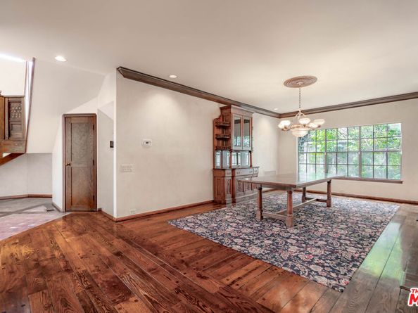 3041 E Chevy Chase Drive, Glendale CA 91206