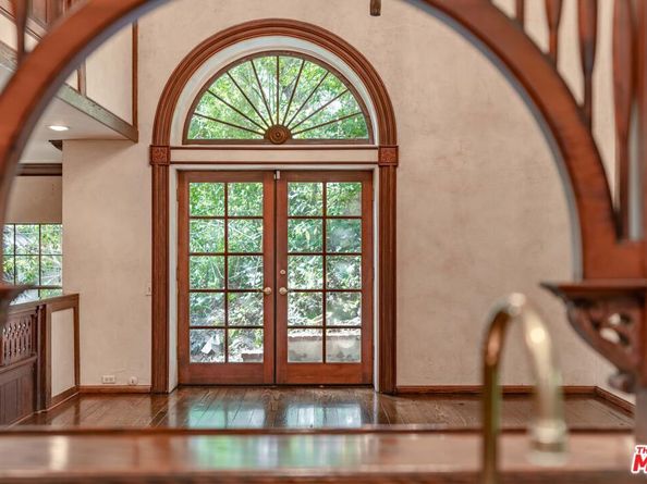 3041 E Chevy Chase Drive, Glendale CA 91206