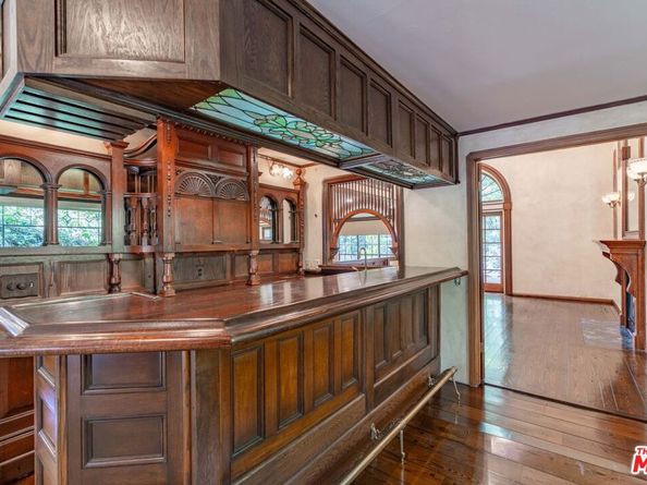 3041 E Chevy Chase Drive, Glendale CA 91206