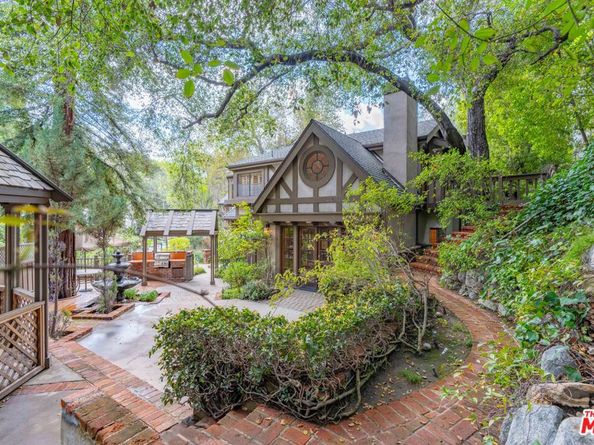 3041 E Chevy Chase Drive, Glendale CA 91206