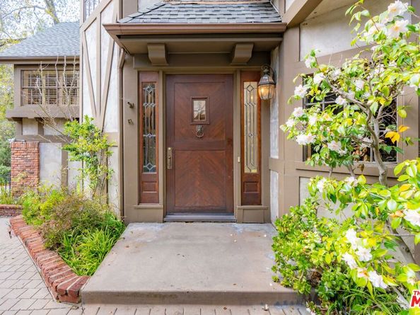 3041 E Chevy Chase Drive, Glendale CA 91206