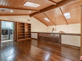 3041 E Chevy Chase Drive, Glendale CA 91206