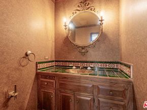 3041 E Chevy Chase Drive, Glendale CA 91206