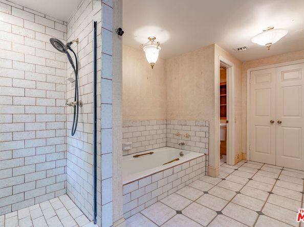 3041 E Chevy Chase Drive, Glendale CA 91206