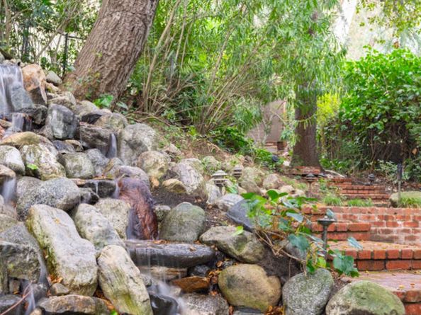 3041 E Chevy Chase Drive, Glendale CA 91206