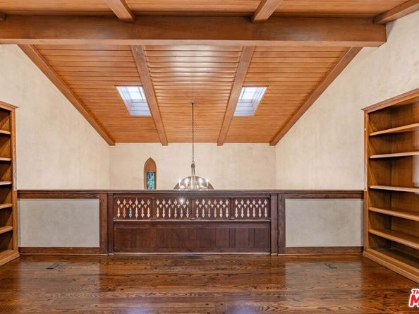 3041 E Chevy Chase Drive, Glendale CA 91206