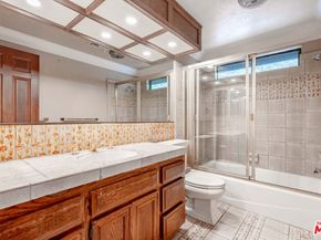 3041 E Chevy Chase Drive, Glendale CA 91206