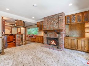 3041 E Chevy Chase Drive, Glendale CA 91206