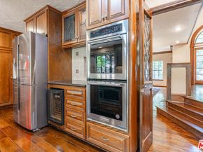 3041 E Chevy Chase Drive, Glendale CA 91206