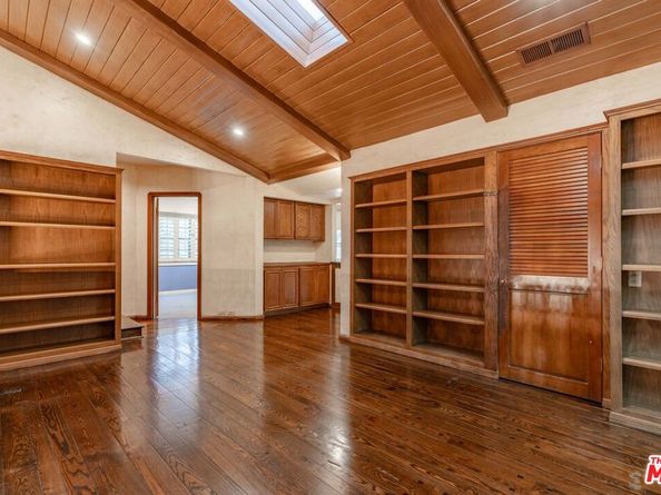 3041 E Chevy Chase Drive, Glendale CA 91206