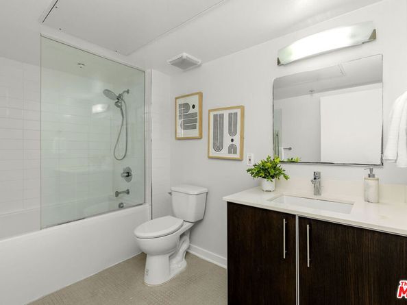 4215 Glencoe Avenue 205, Marina Del Rey CA 90292