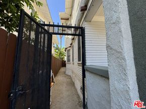 1431 W 24th Street, Los Angeles CA 90007