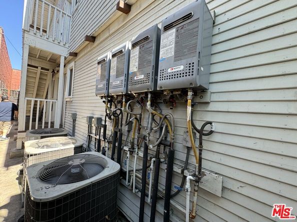 1431 W 24th Street, Los Angeles CA 90007