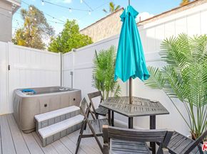 5853 Vineland Avenue, North Hollywood CA 91601