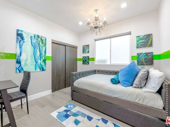 5853 Vineland Avenue, North Hollywood CA 91601