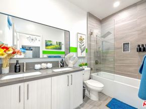 5853 Vineland Avenue, North Hollywood CA 91601