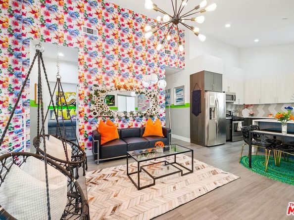 5853 Vineland Avenue, North Hollywood CA 91601