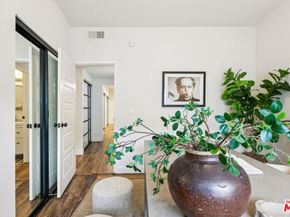 4242 Stansbury Avenue 104, Sherman Oaks CA 91423