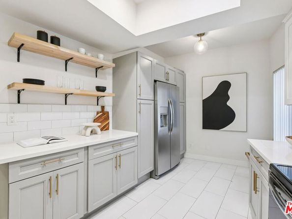 4242 Stansbury Avenue 104, Sherman Oaks CA 91423