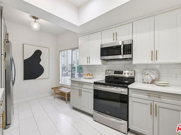 4242 Stansbury Avenue 104, Sherman Oaks CA 91423