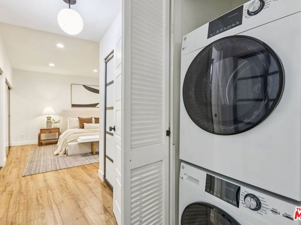 4242 Stansbury Avenue 104, Sherman Oaks CA 91423