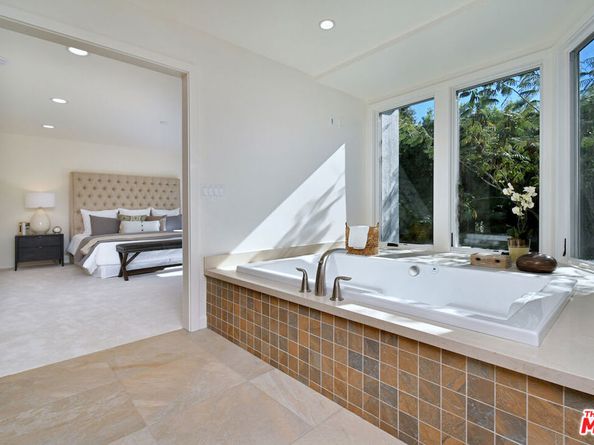 14128 Dickens Street, Sherman Oaks CA 91423