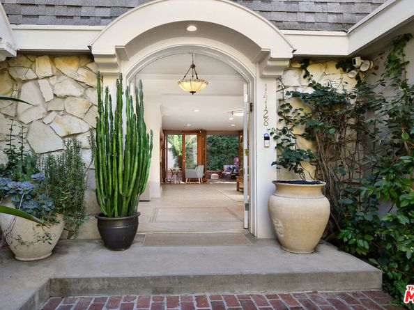 14128 Dickens Street, Sherman Oaks CA 91423
