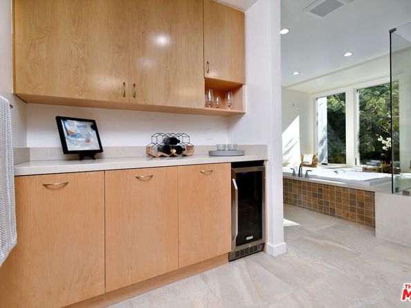 14128 Dickens Street, Sherman Oaks CA 91423