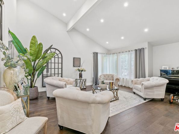 2427 Flintridge Drive, Glendale CA 91206