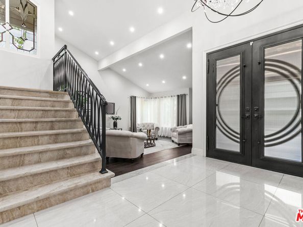 2427 Flintridge Drive, Glendale CA 91206