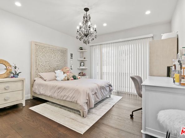 2427 Flintridge Drive, Glendale CA 91206