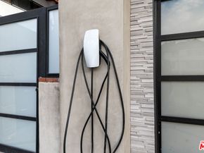 2427 Flintridge Drive, Glendale CA 91206