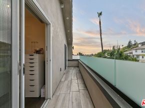 2427 Flintridge Drive, Glendale CA 91206