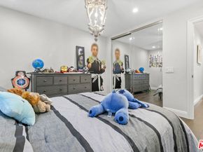 2427 Flintridge Drive, Glendale CA 91206