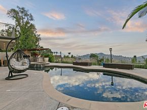 2427 Flintridge Drive, Glendale CA 91206