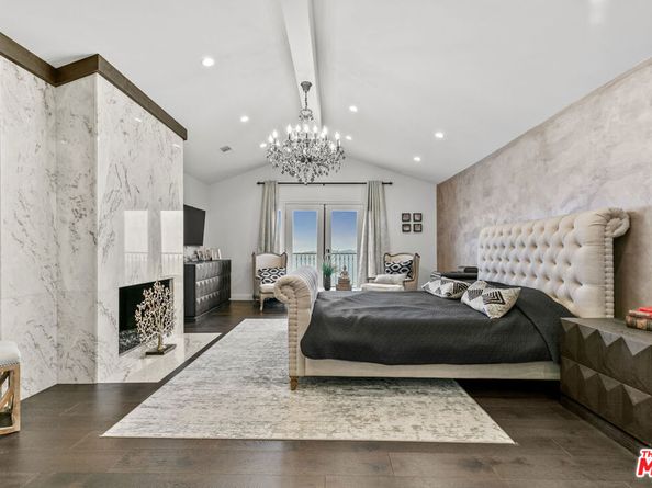 2427 Flintridge Drive, Glendale CA 91206