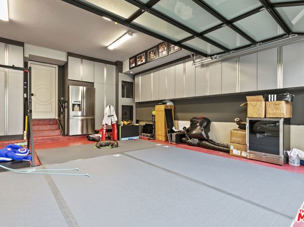 2427 Flintridge Drive, Glendale CA 91206