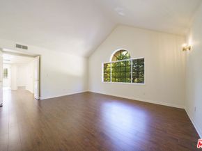 4520 Pennsylvania Avenue 119, La Crescenta CA 91214