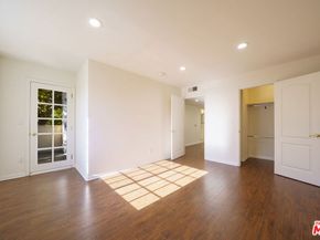 4520 Pennsylvania Avenue 119, La Crescenta CA 91214