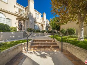 4520 Pennsylvania Avenue 119, La Crescenta CA 91214