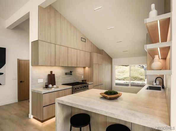 2163 Caminito Circulo Norte, La Jolla CA 92037