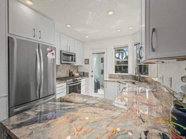 972 Sapphire Street, San Diego CA 92109