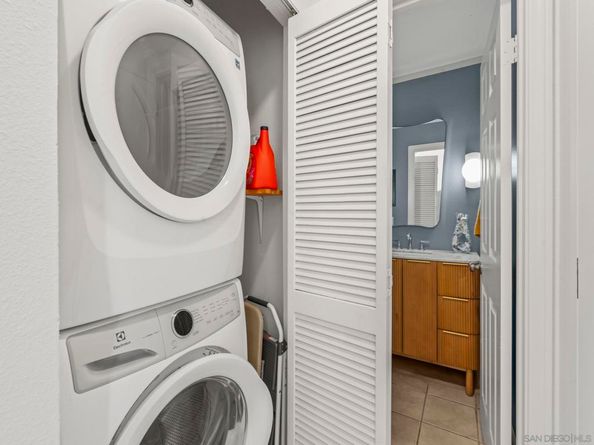 972 Sapphire Street, San Diego CA 92109