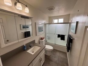 2028 Thomas Ave, San Diego CA 92109