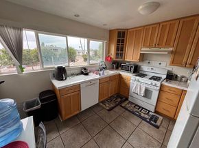 2028 Thomas Ave, San Diego CA 92109