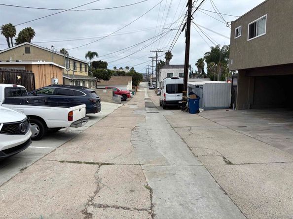 2028 Thomas Ave, San Diego CA 92109